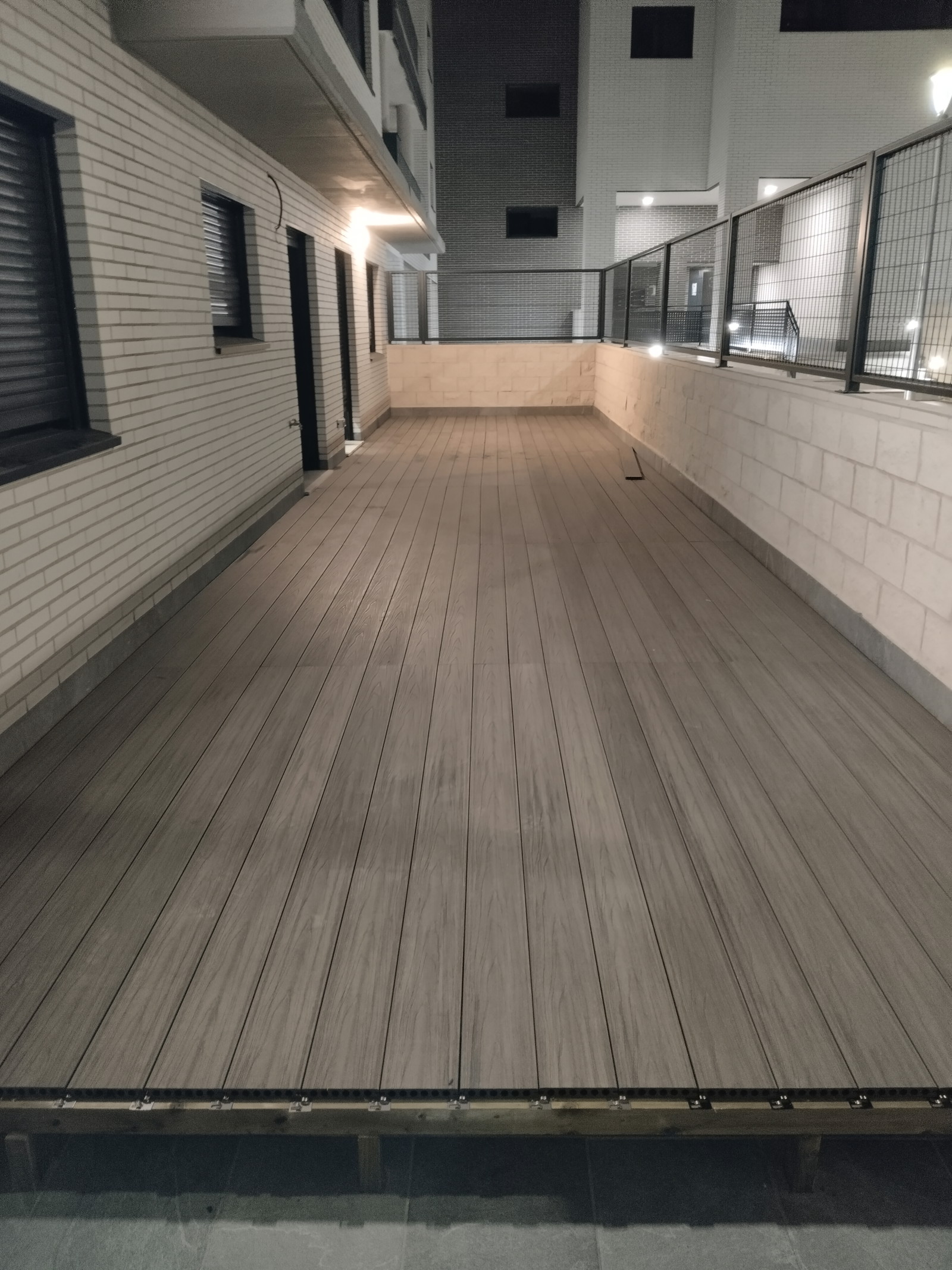 Terraza encapsulada humo Mejorada (1) — Tarima exterior Madrid, Pavimentos Arquiservi
